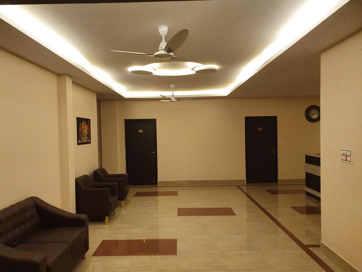Sri Lakshmi Palace A/C Hotel Suluru Exterior foto